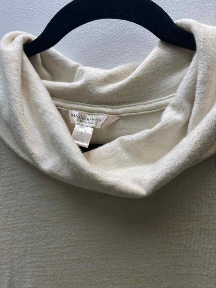 Banana Republic Size L Sweater
