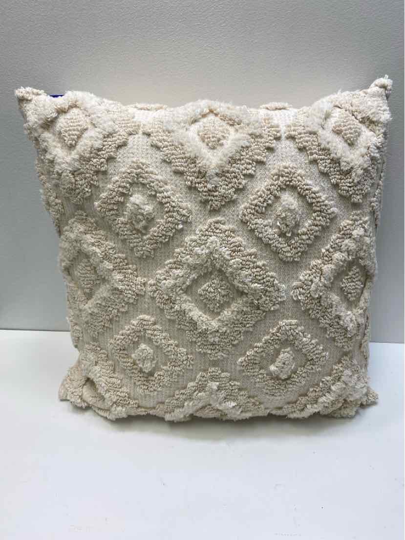 throw pillow