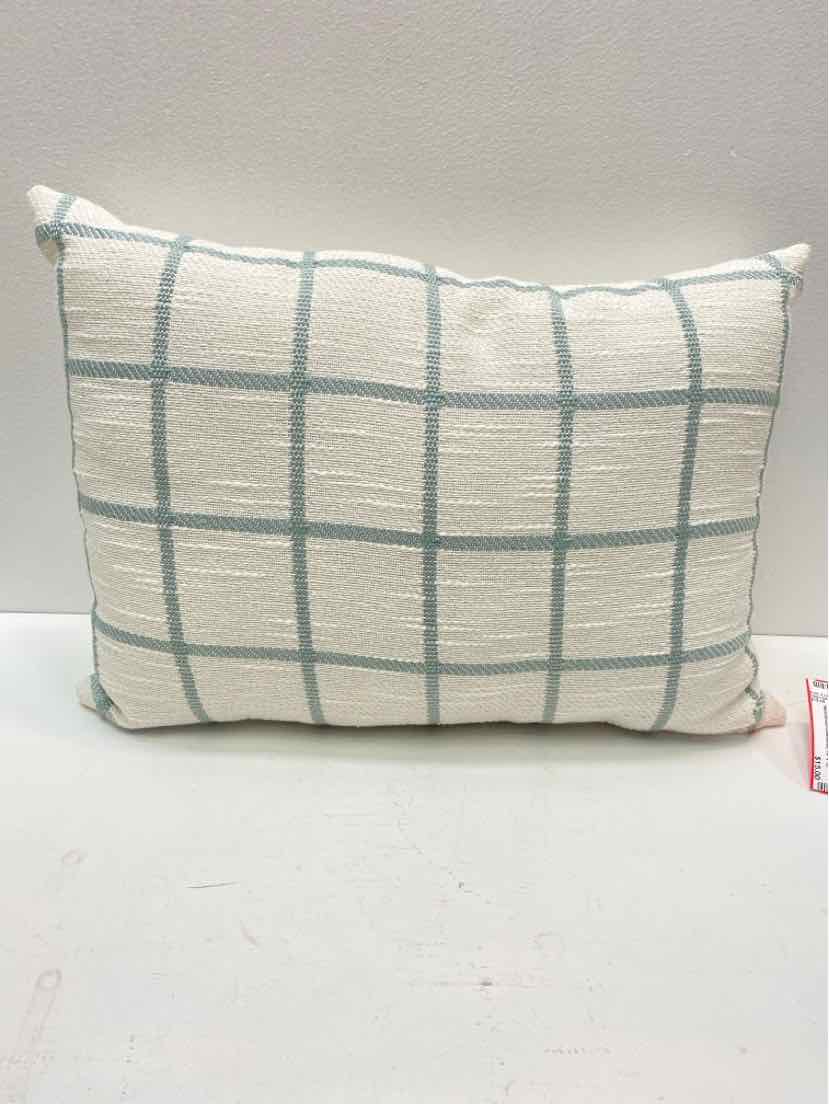 throw pillow