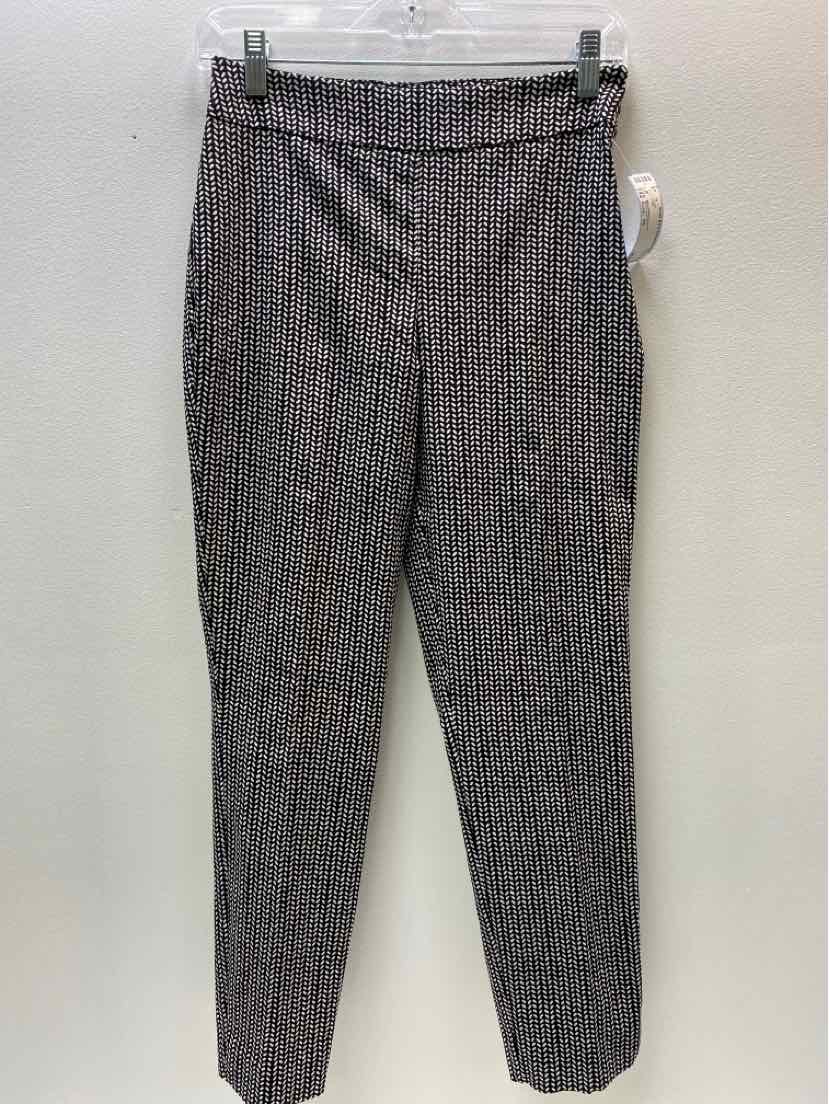 Time and Tru Size 10 Crop