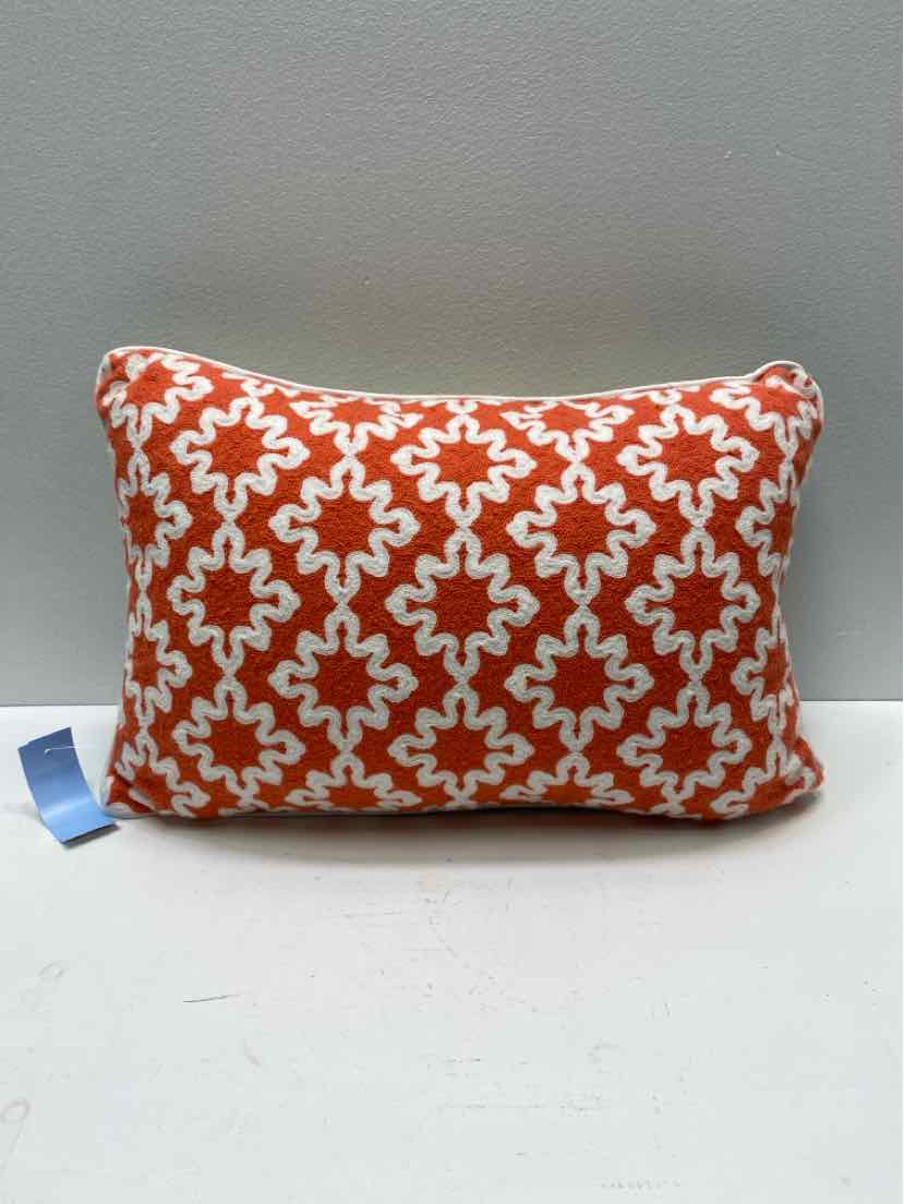 throw pillow