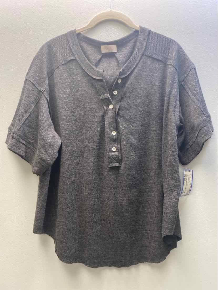 pink lily Size L Casual Top