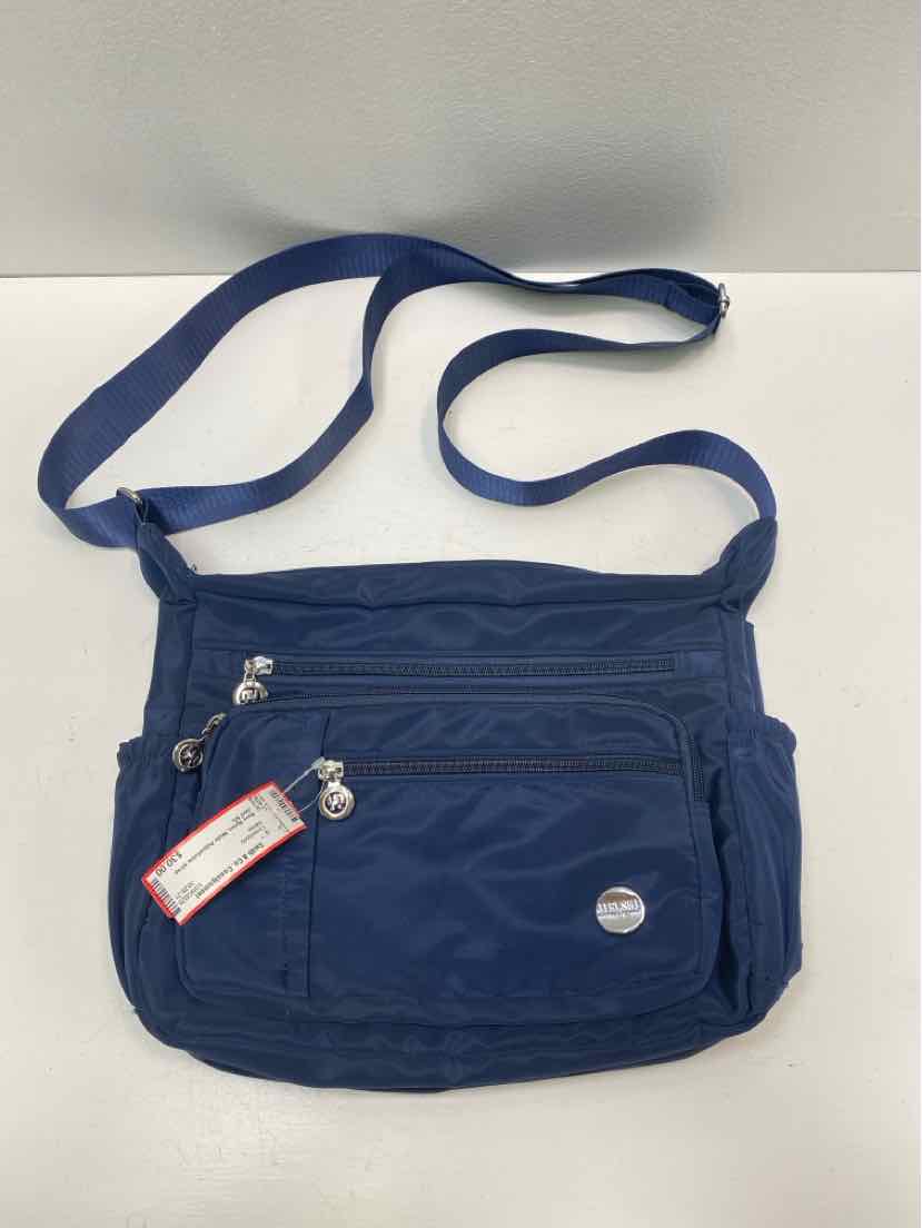 Jieol Shi Crossbody