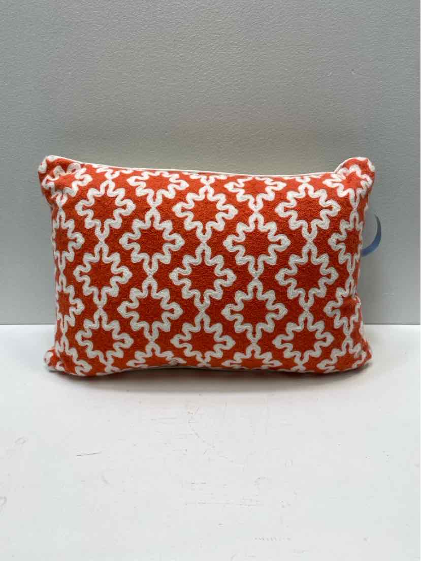throw pillow