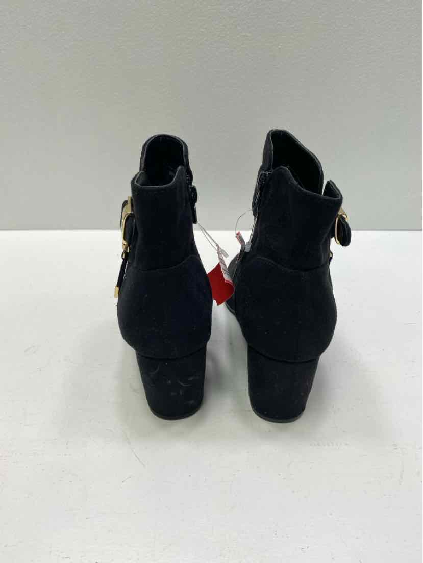Liz Claiborne 8W Boots