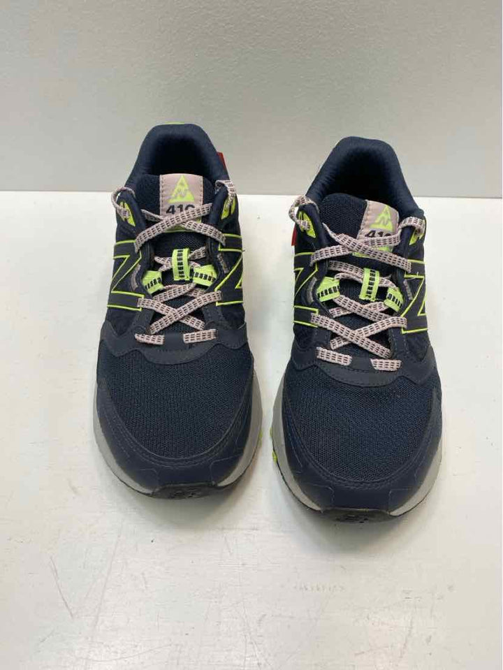New Balance 9.5 Sneakers