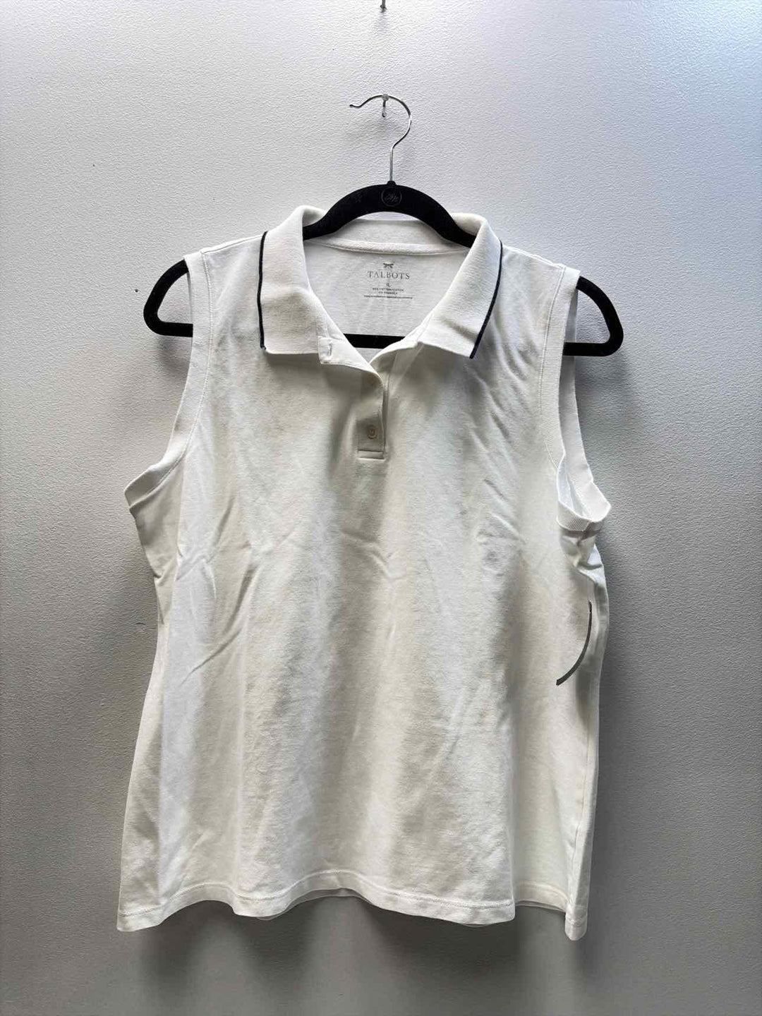 talbots Size XL Three button collar
