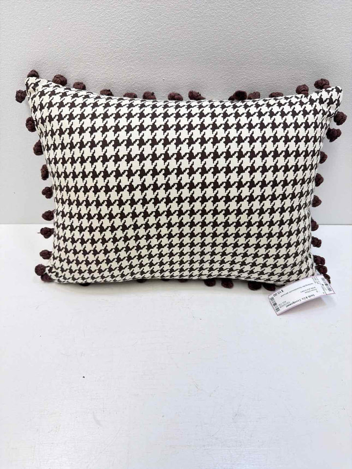 throw pillow