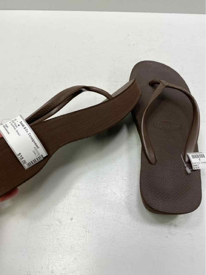 Havaianas 8 flip flops