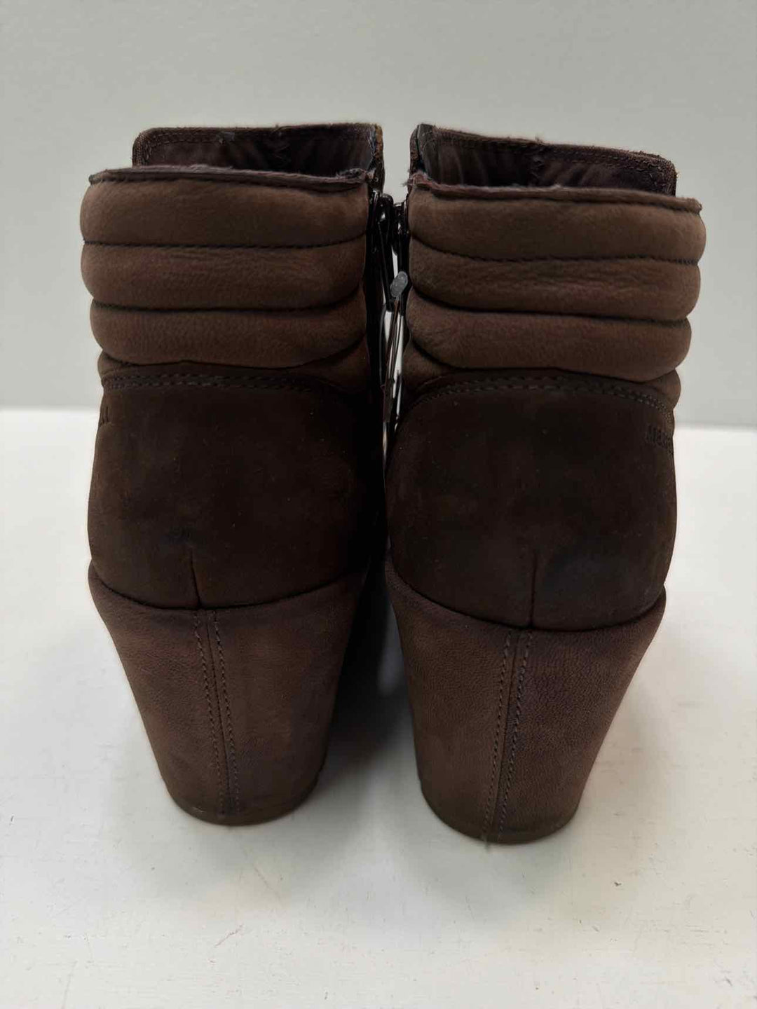 Merrell 9.5 Booties