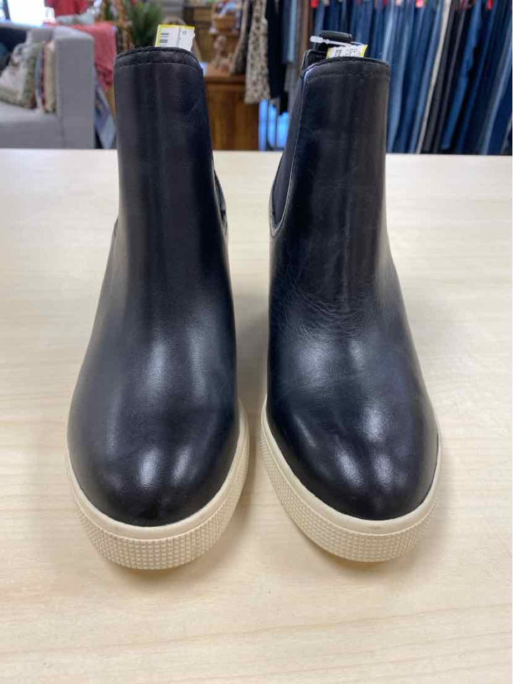 Ralph Lauren 7.5 Booties