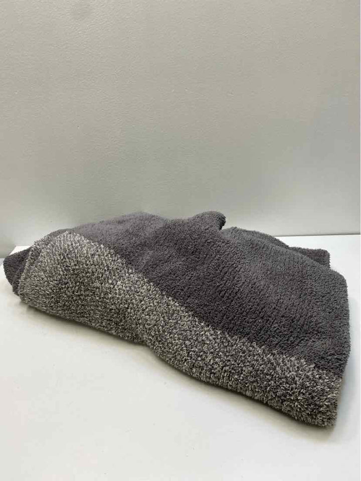barefoot dreams Throw