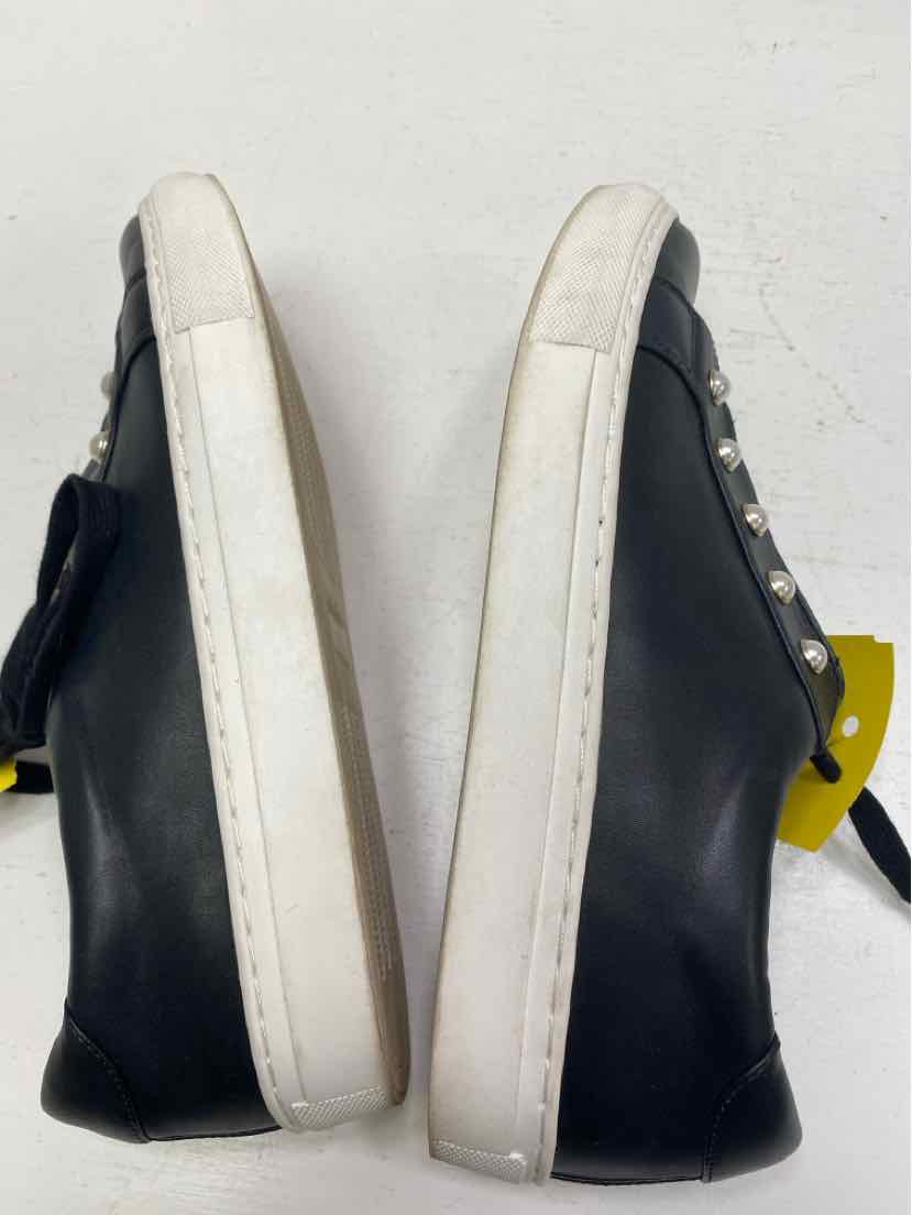 CROWN & IVY 7.5 Sneakers