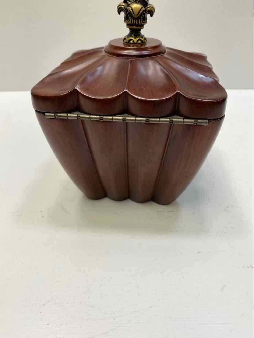 Bombay Company jewery holder