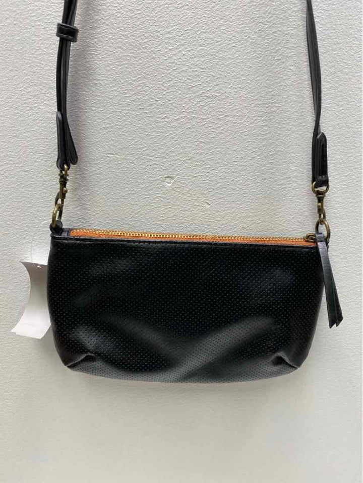 Universal Thread Crossbody
