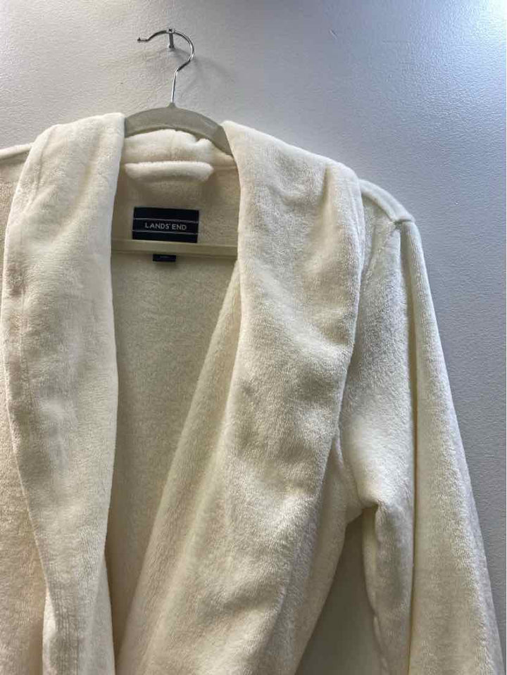 Lands End Size S Robe