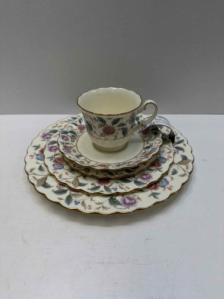 Noritake La Prada dish set