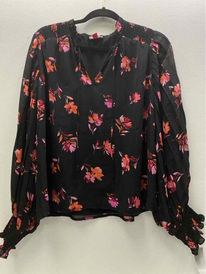 Vince Camuto Size L Blouse