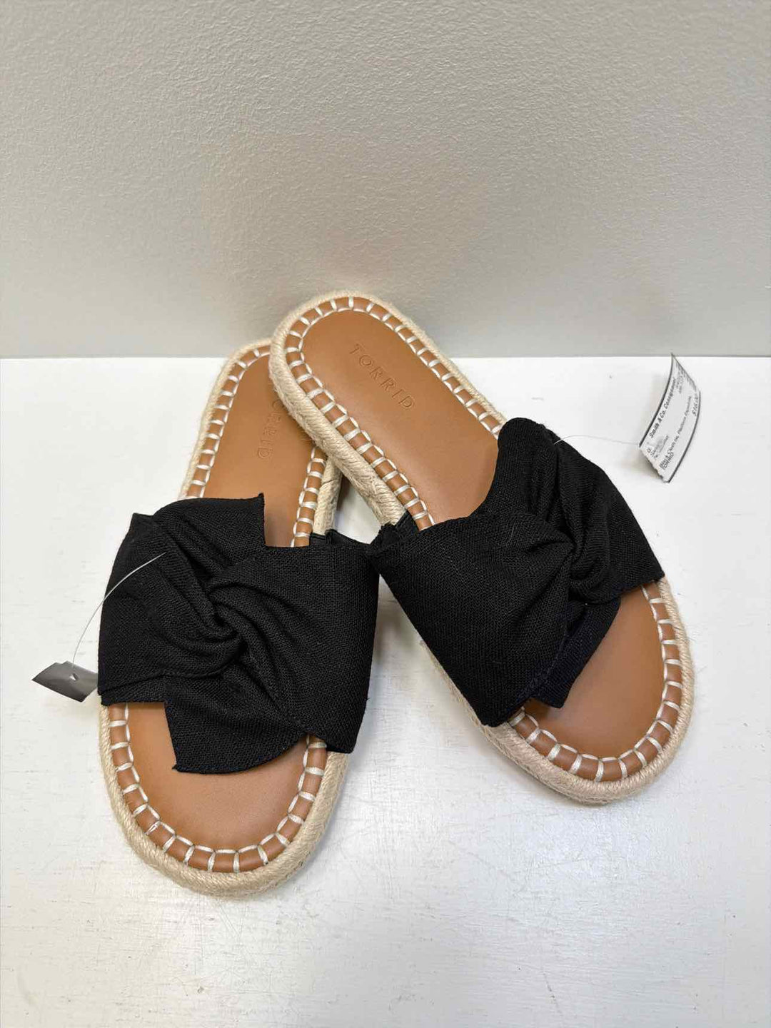 TORRID 7w Sandals