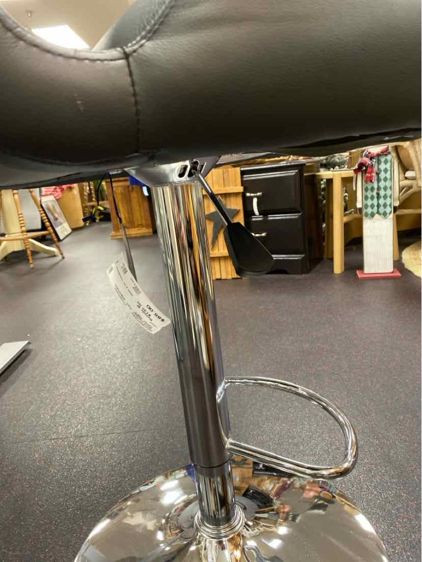 Tommy Hilfiger stool