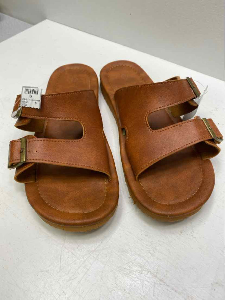 10/11 Sandals