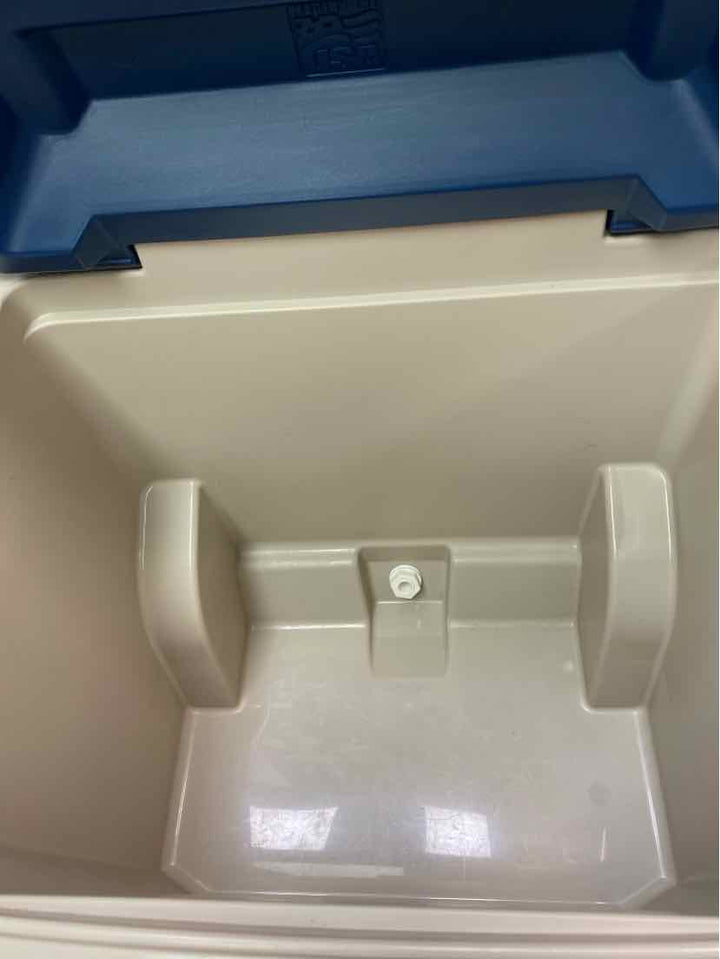 Igloo Cooler