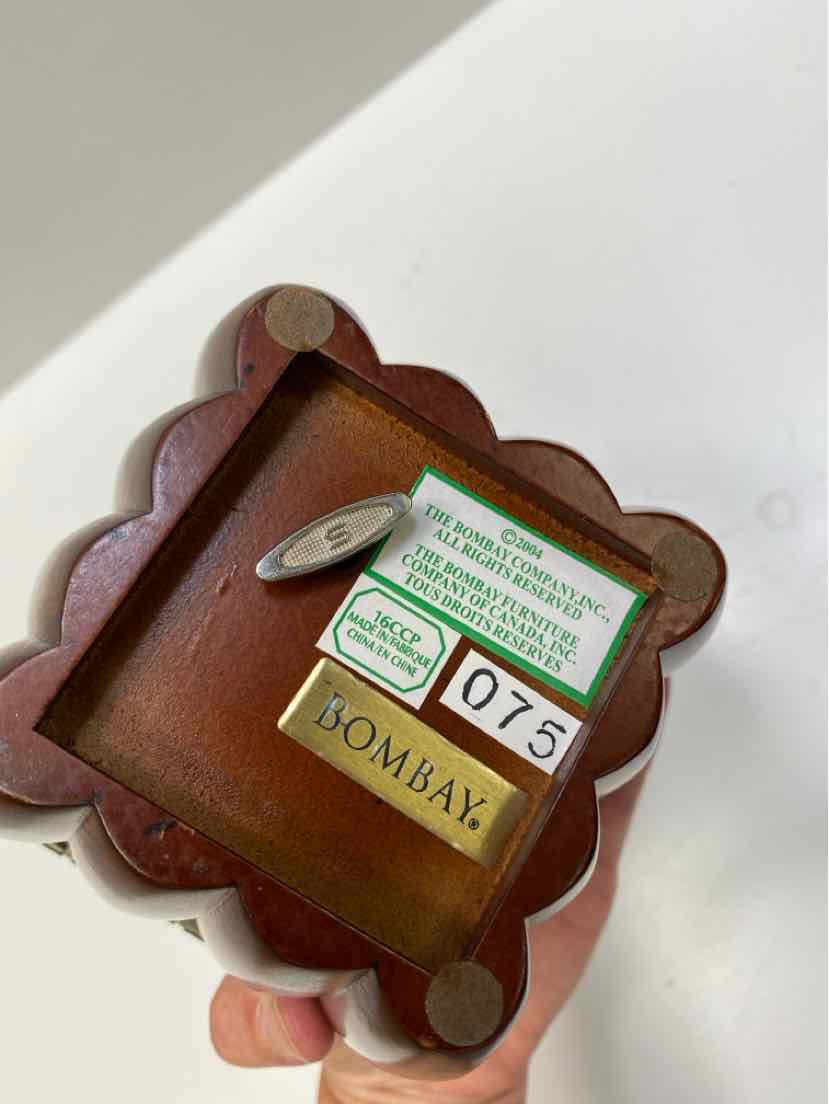 Bombay Company jewery holder
