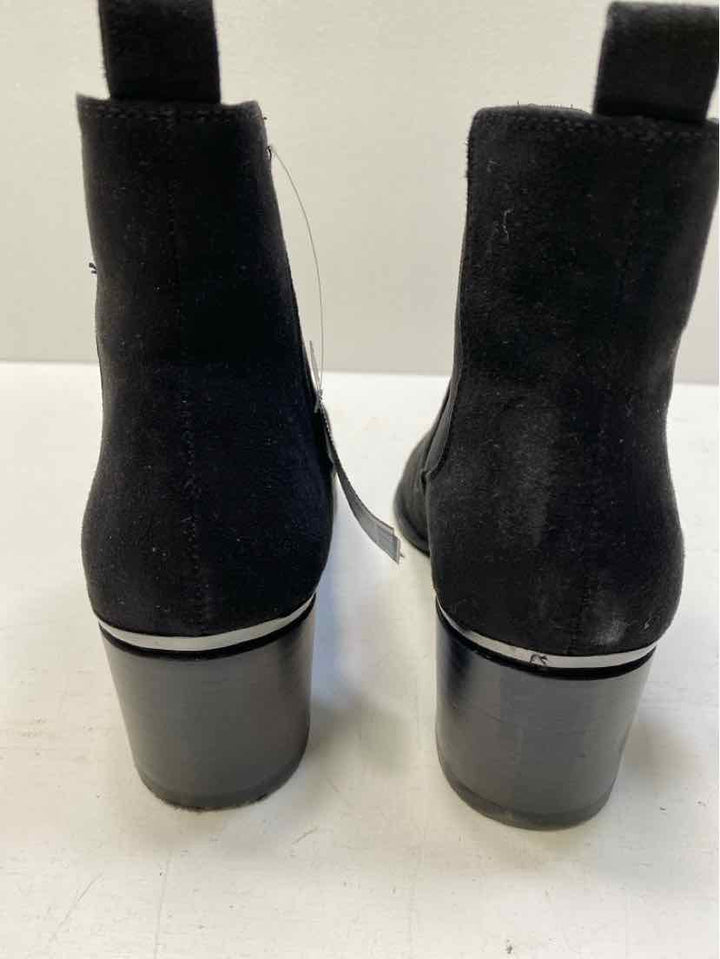 nine west 7.5 Booties