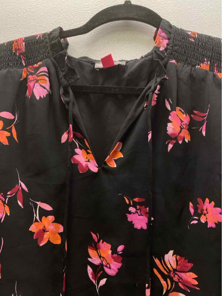 Vince Camuto Size L Blouse