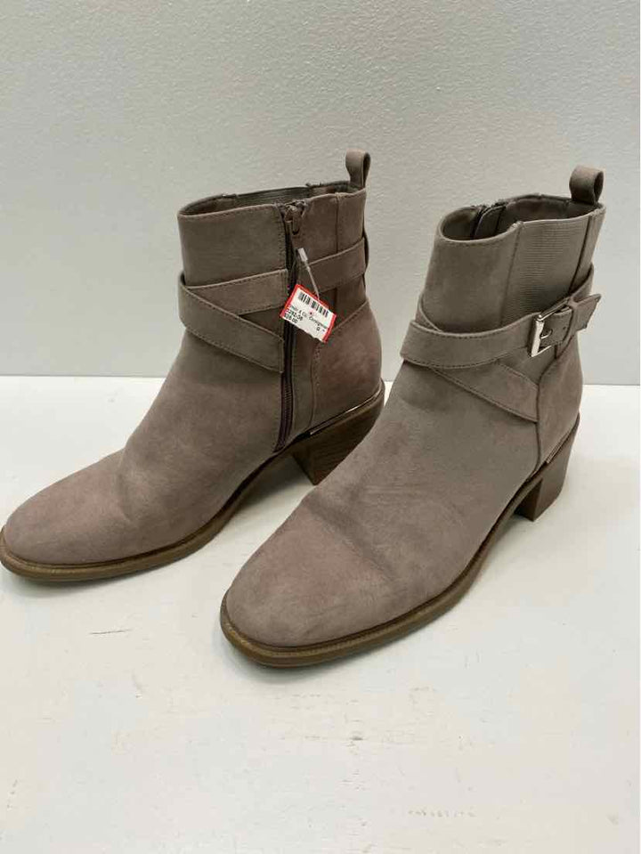 Liz Claiborne 9 Booties