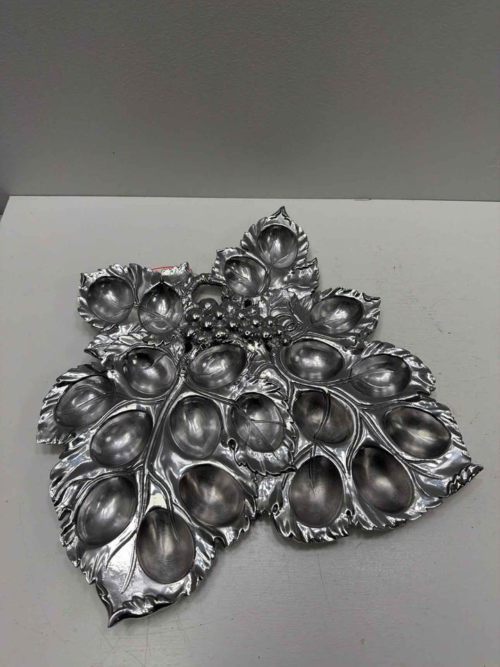 arthur court designs deviled egg container