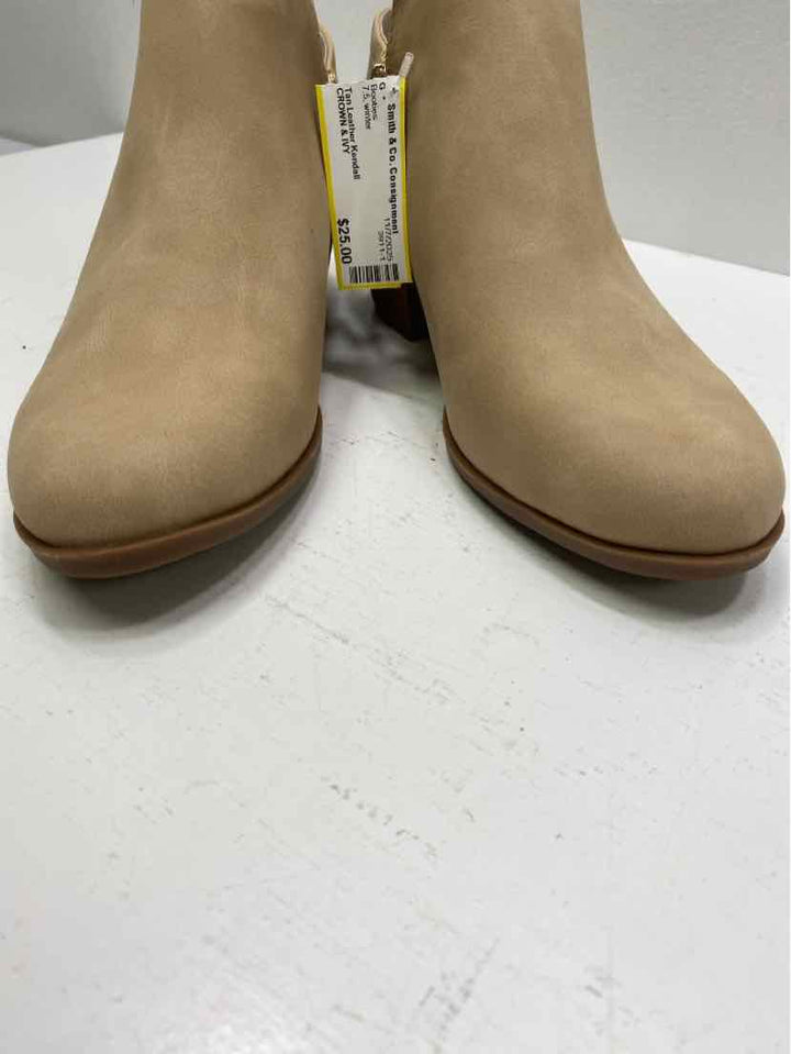 CROWN & IVY 7.5 Booties