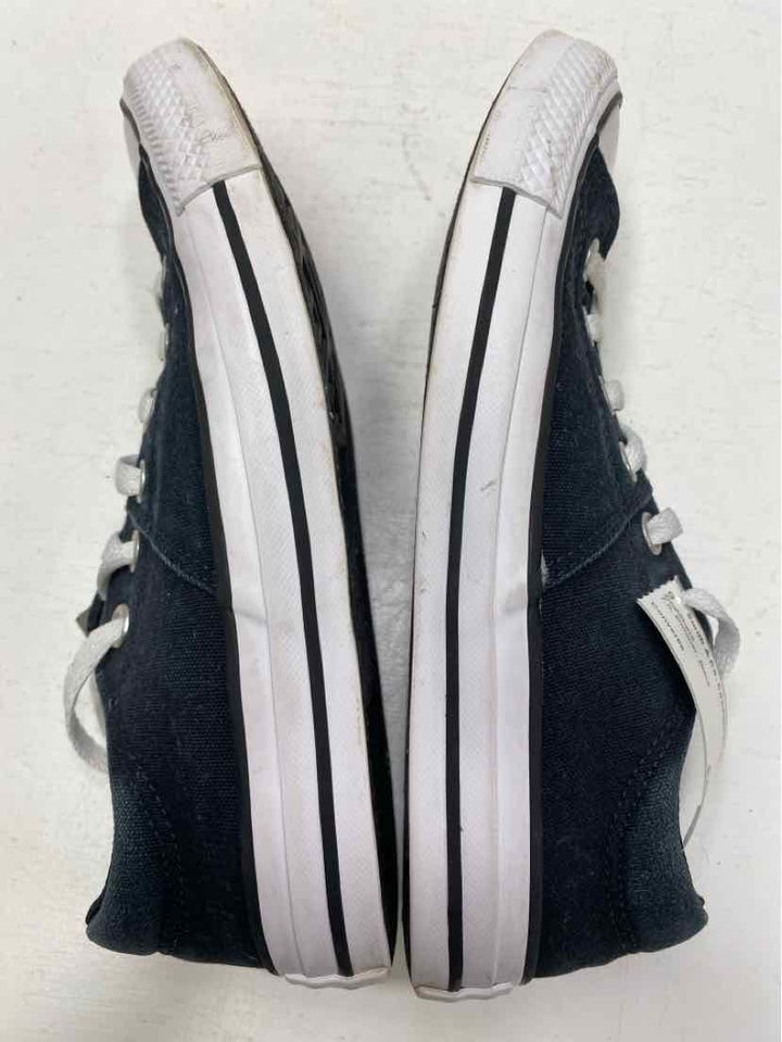 Converse 7.5 Sneakers