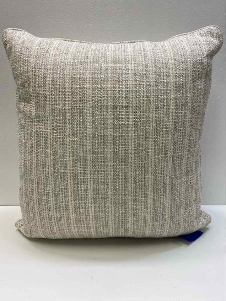 throw pillow