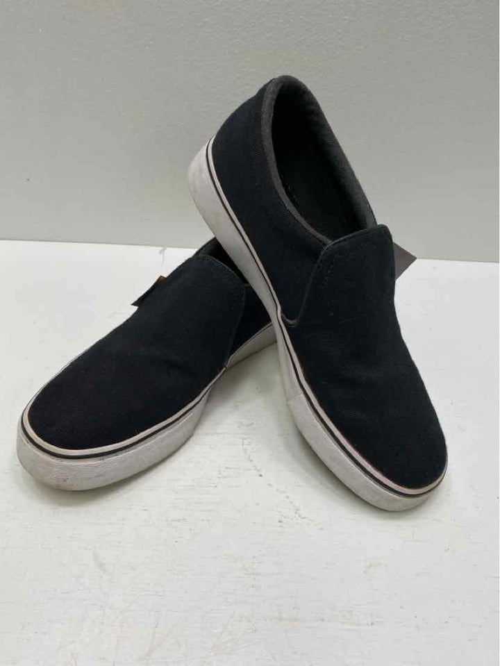 Nike 7.5 slip on