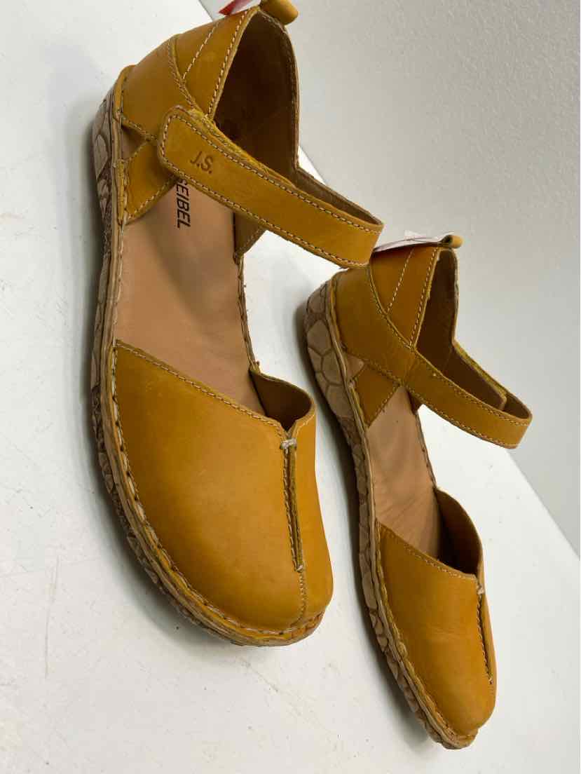 Joseph Seibel 9.5/10 Mary Janes