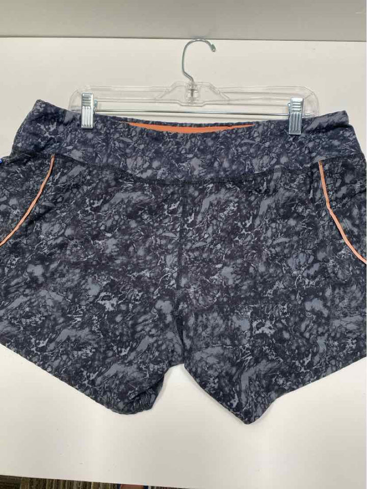 BROOKS XL shorts