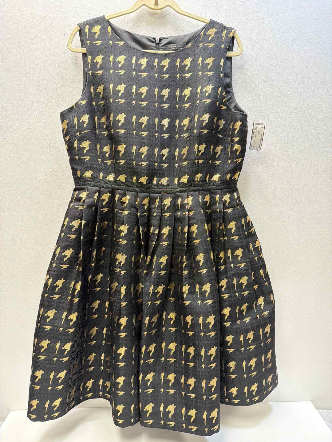 tahari Size 14 Dress