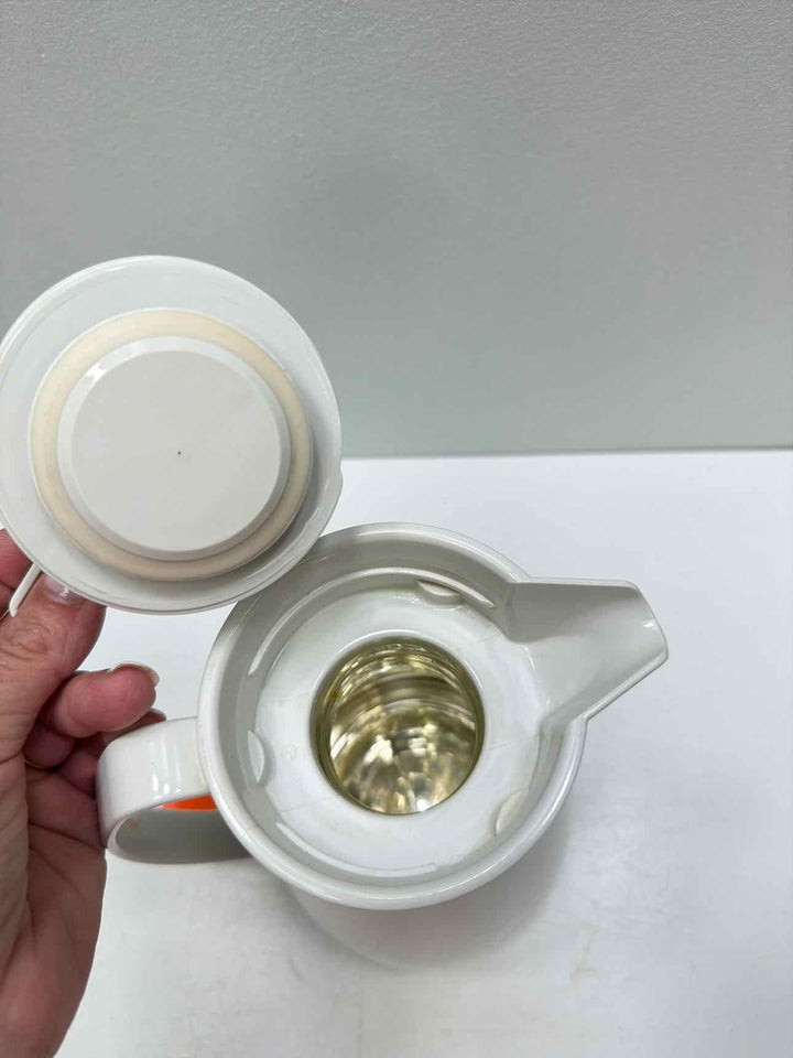 PAMPERED CHEF Carafe