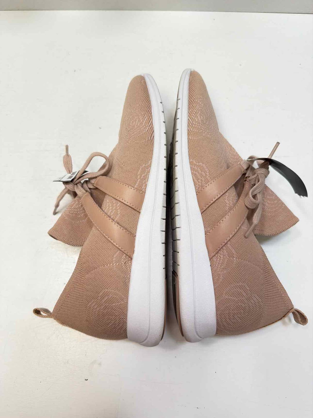 Isaac Mizrahi 8 Sneakers