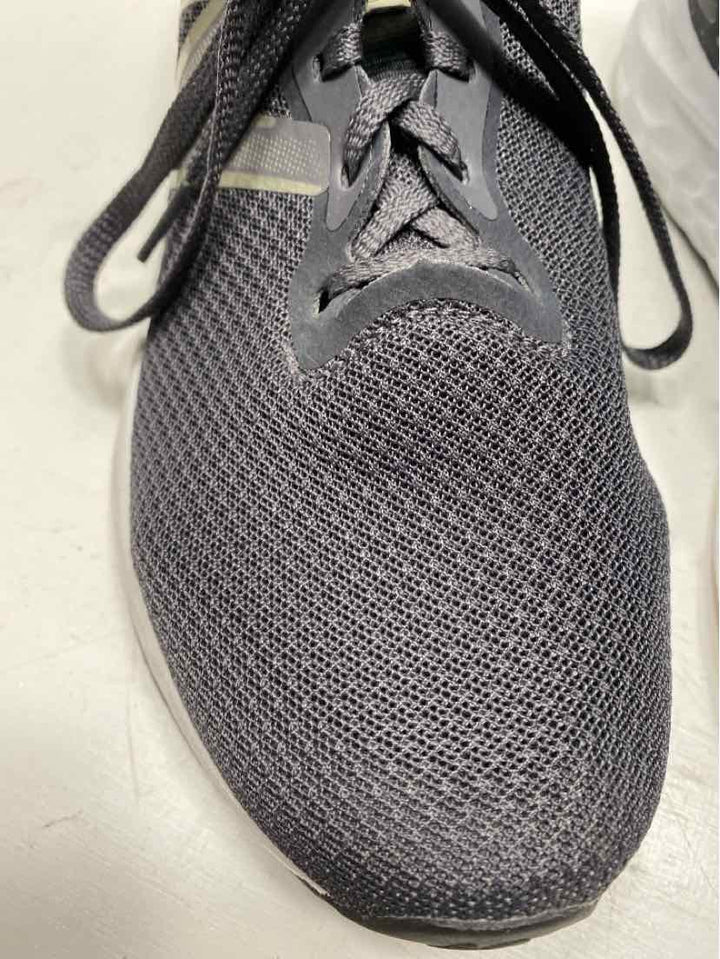 New Balance 10 Sneakers