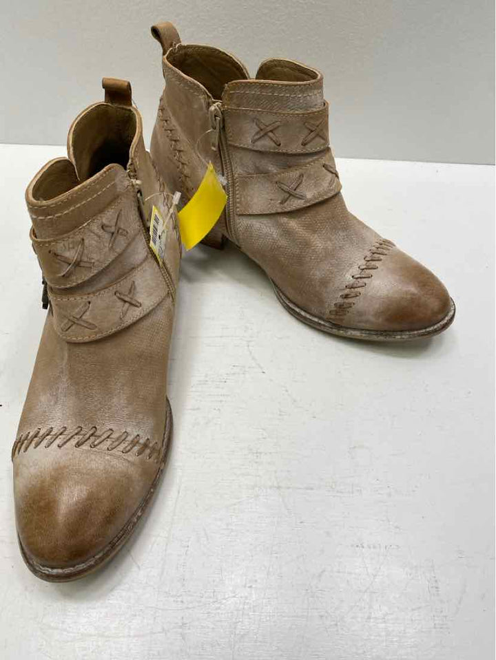 Roan by Bedstu 7.5 Booties