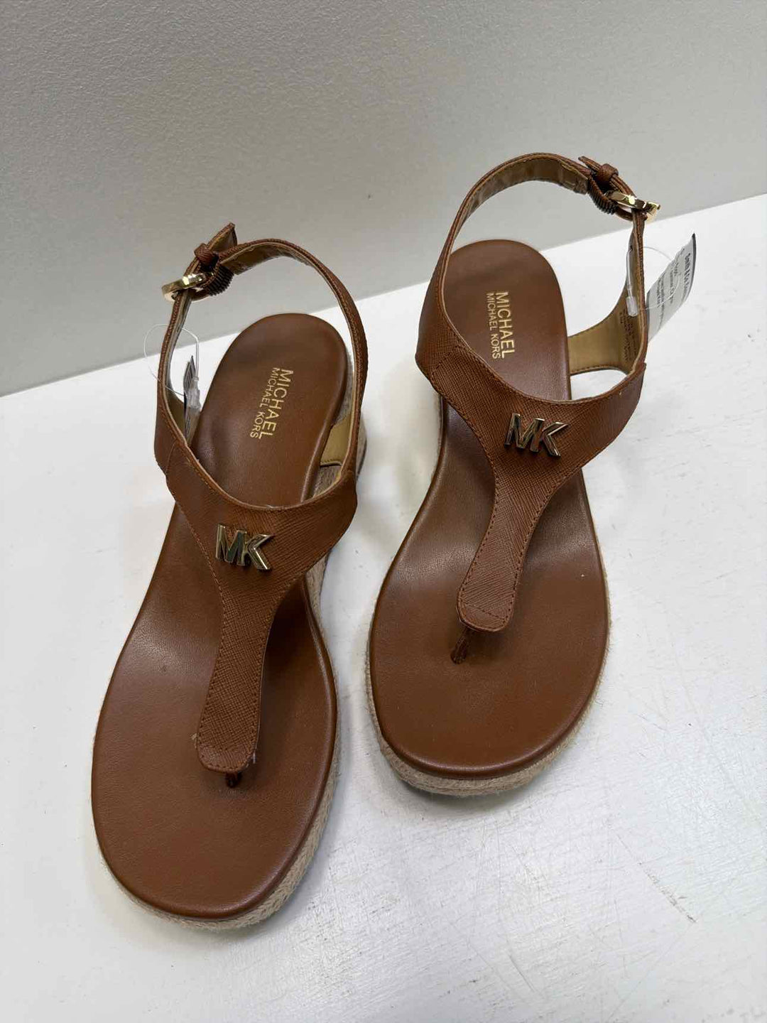 Michael Kors 6.5 flip flops