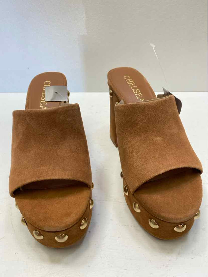 CHELSEA & VIOLET 7.5 Sandals