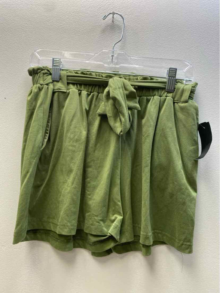 FULL CIRCLE TRENDS Size L Shorts