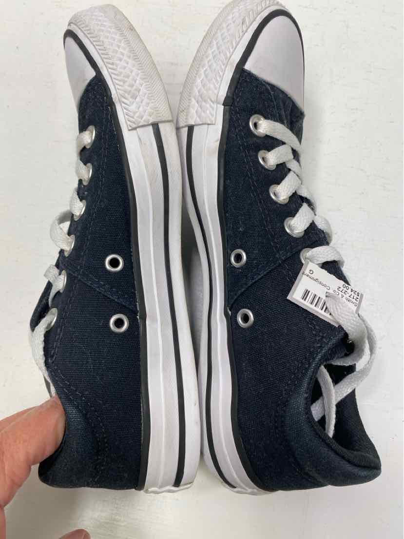Converse 7.5 Sneakers