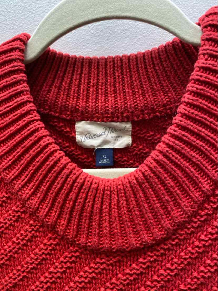 Universal Thread Size XL Sweater