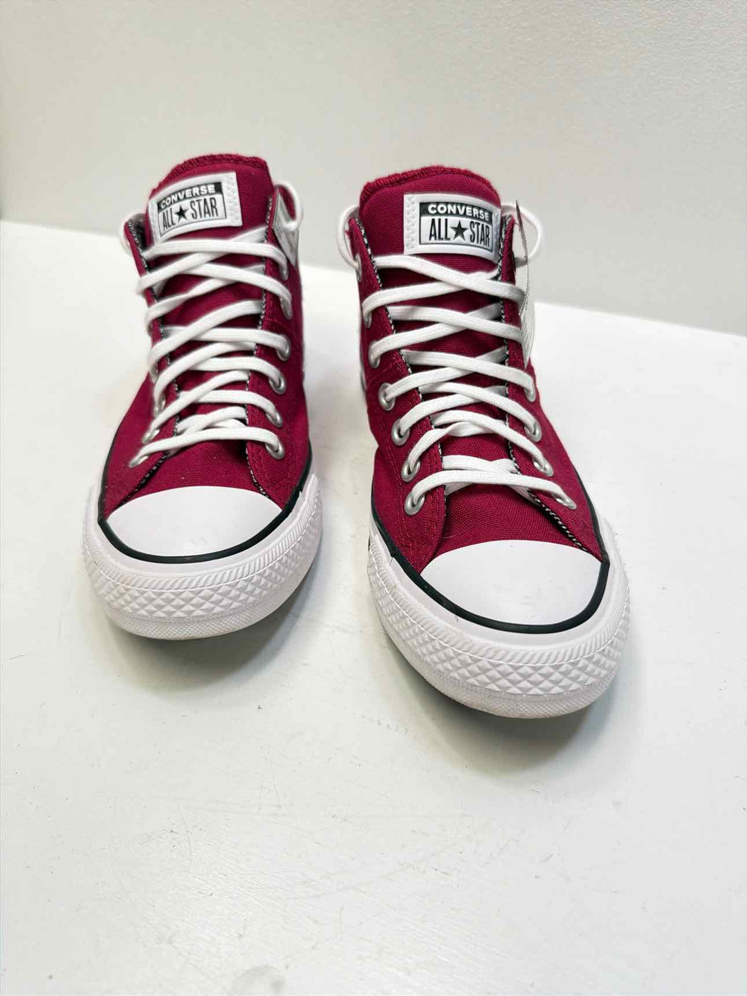 Converse 9.5 Sneakers