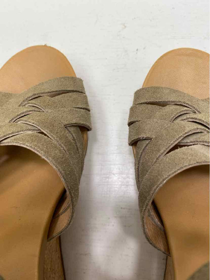ugg 7 Sandals