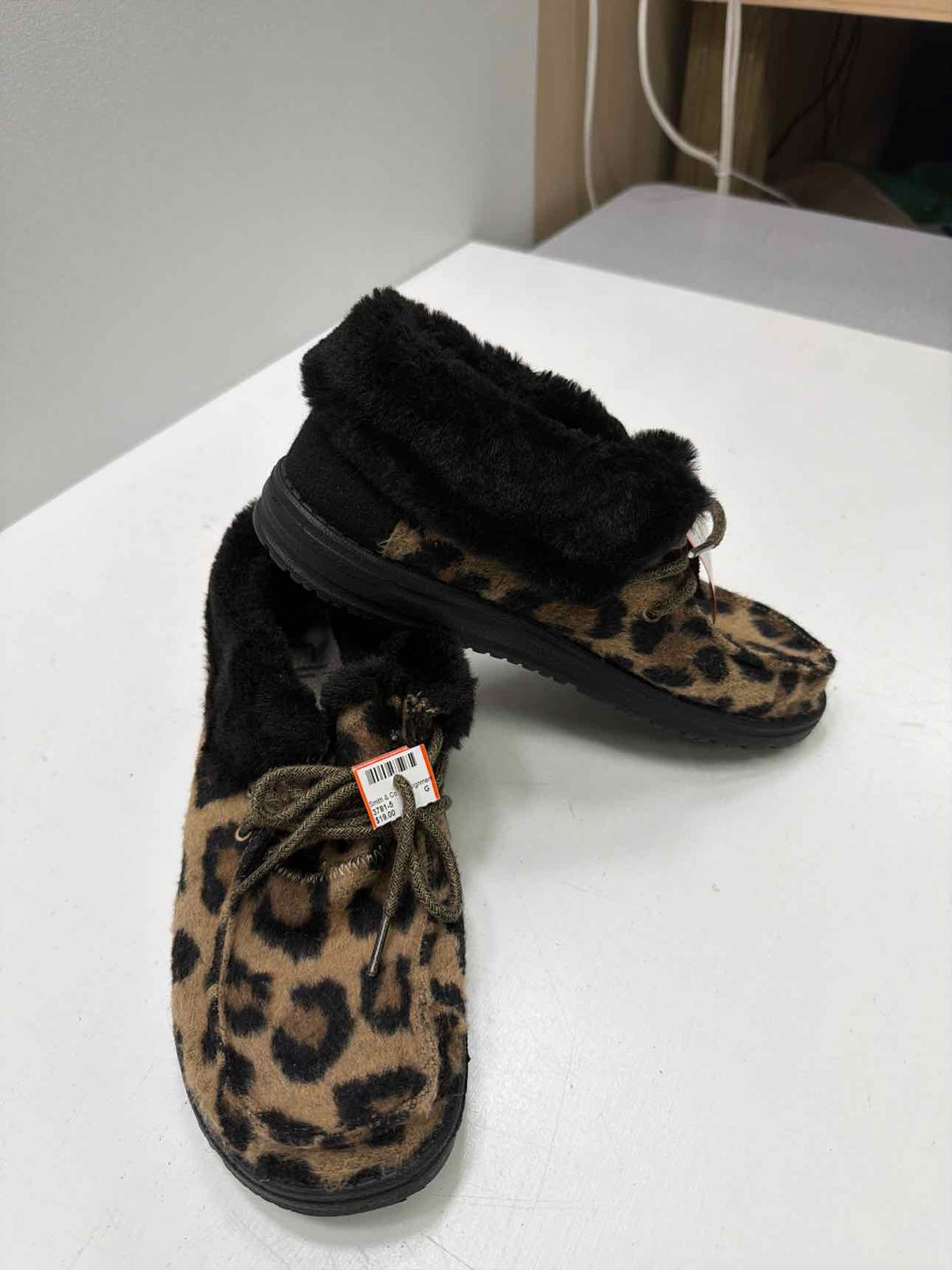 hey dude 7 slip on